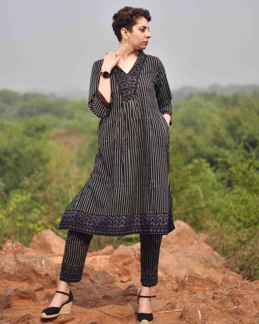Buy Sleeveless Kurta Sets Black Sleeveless Straight Kurta With Palazzos &  Dupatta Indian Party Wear Dress Plus Size Kurti Trousers Set Online in  India - Etsy